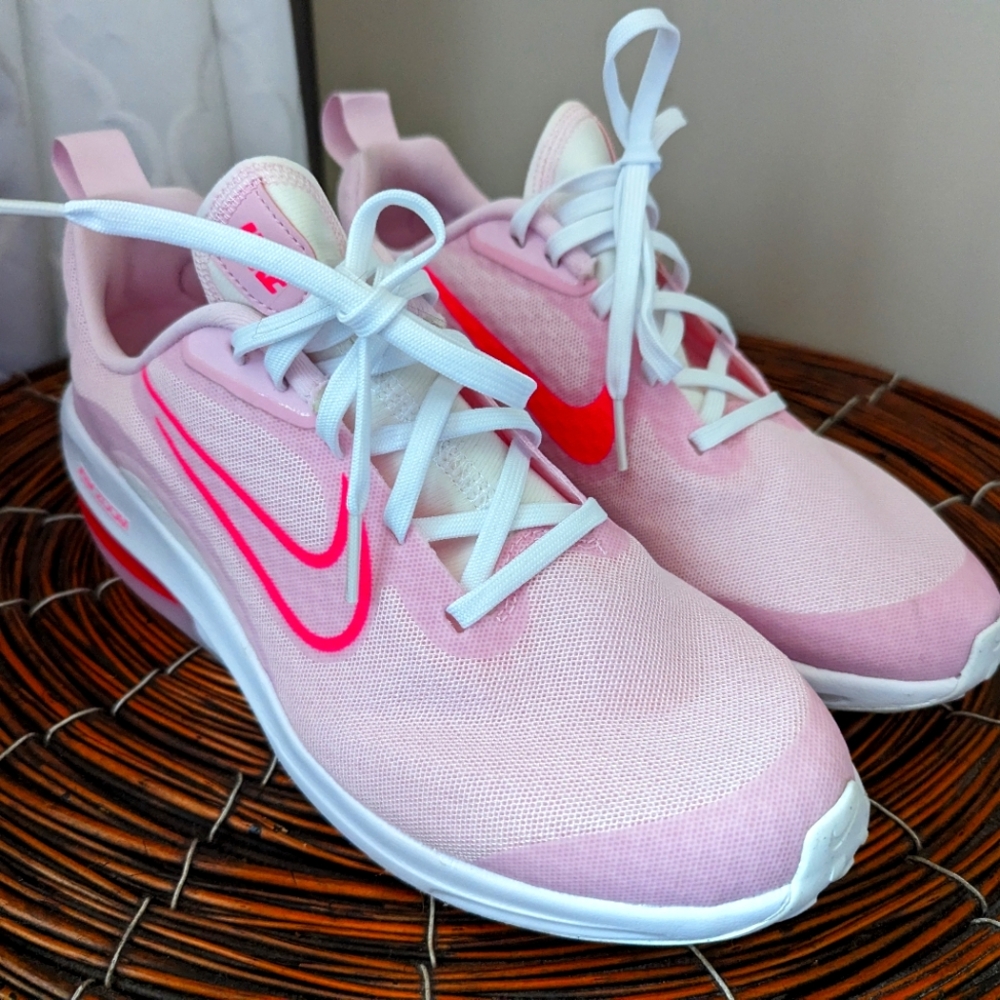 Nike Air Zoom Arcadia 2 - Pink Size 7Y